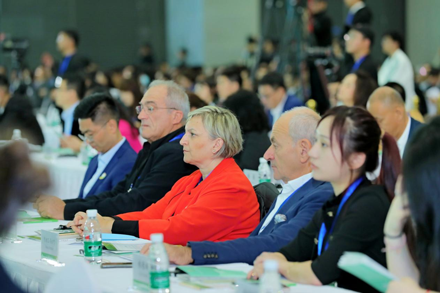 d4fb011a-4fb0-4f03-9d23-3c9c4502040a